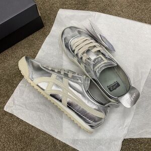 New Onitsuka Tiger Mexico 66 ASICS Sneaker Shoes in Silver